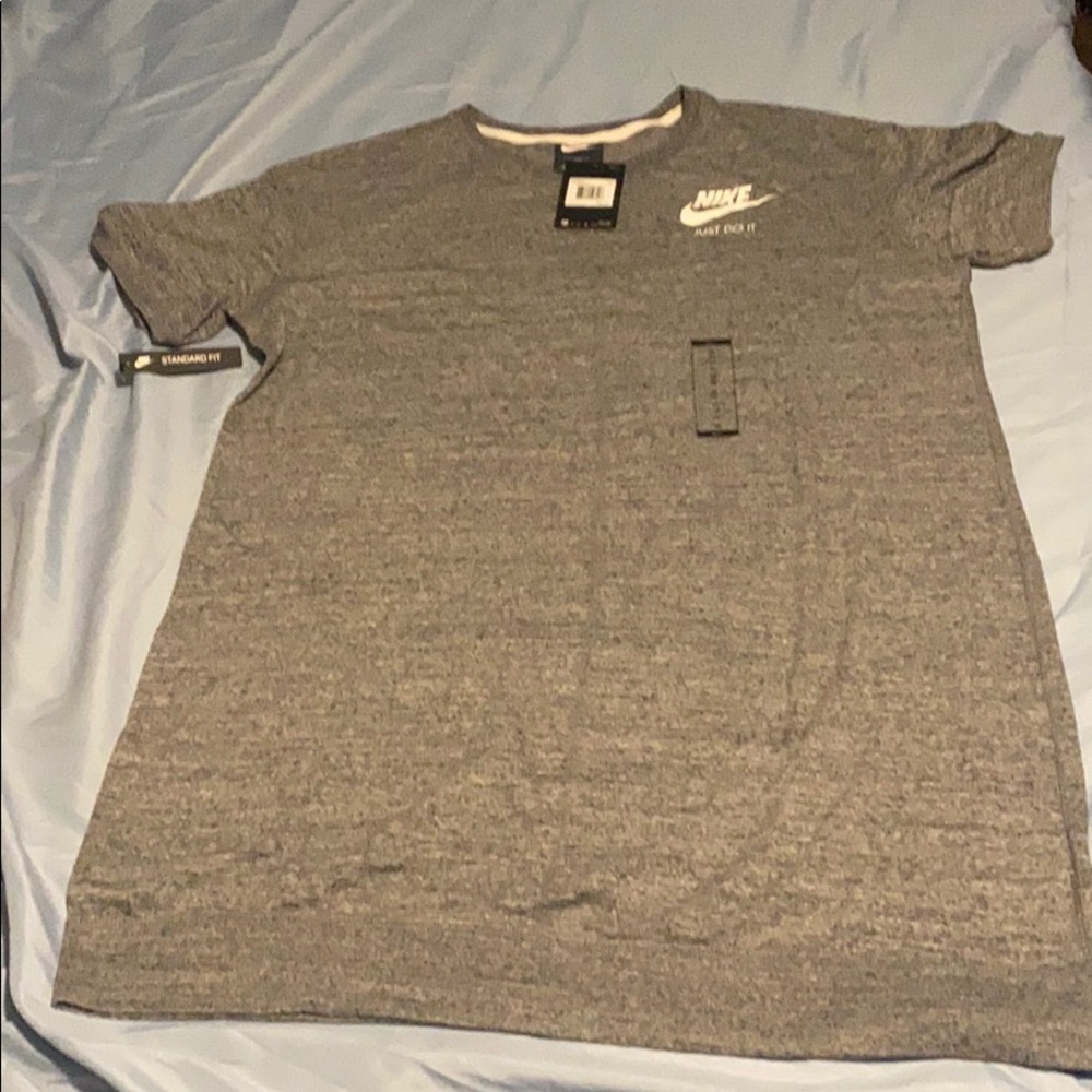 Nike Womens Size 1X Gray T-Shirt